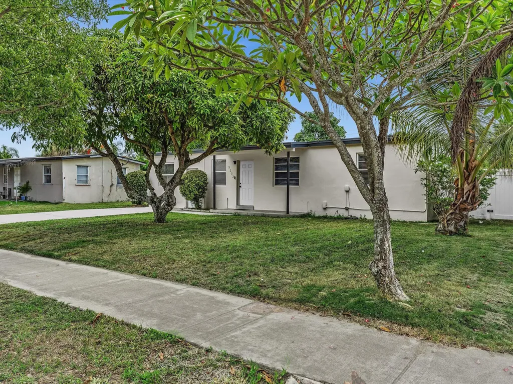 5232 NE 19th Avenue Pompano Beach FL 33064