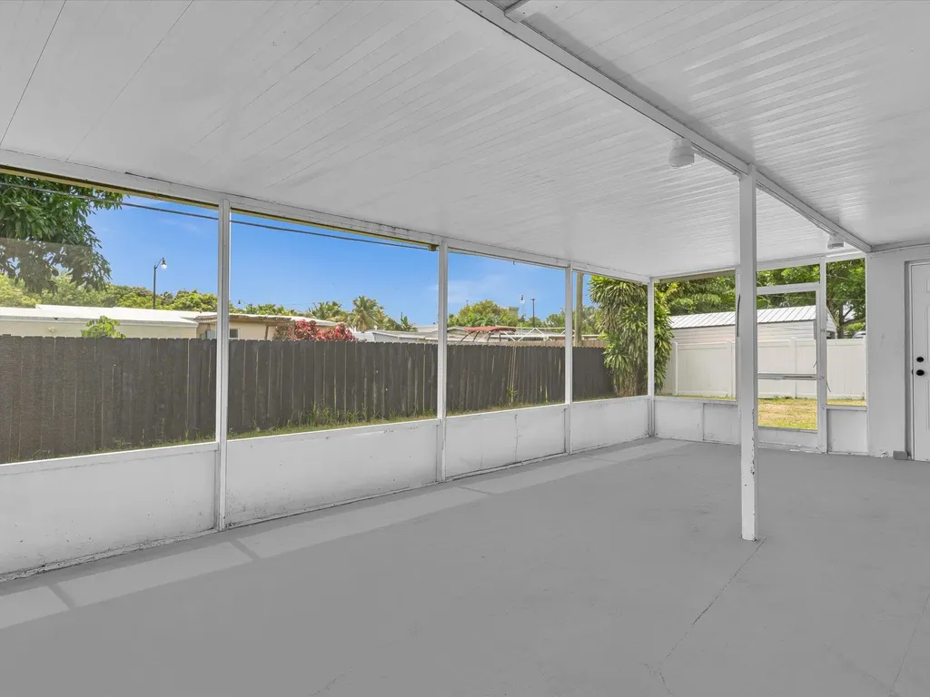 5232 NE 19th Avenue Pompano Beach FL 33064