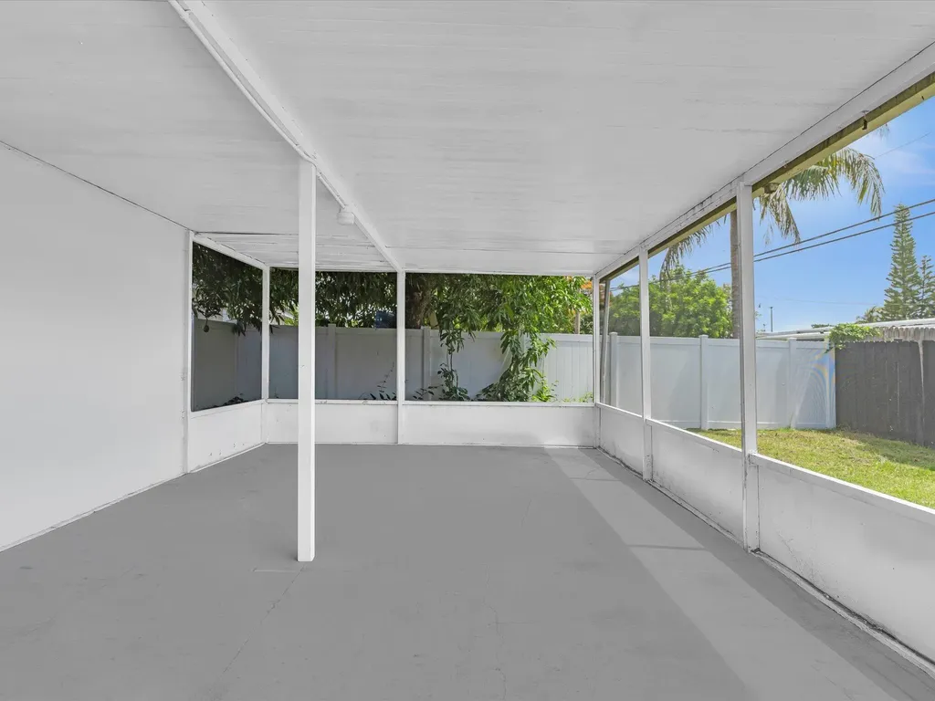 5232 NE 19th Avenue Pompano Beach FL 33064