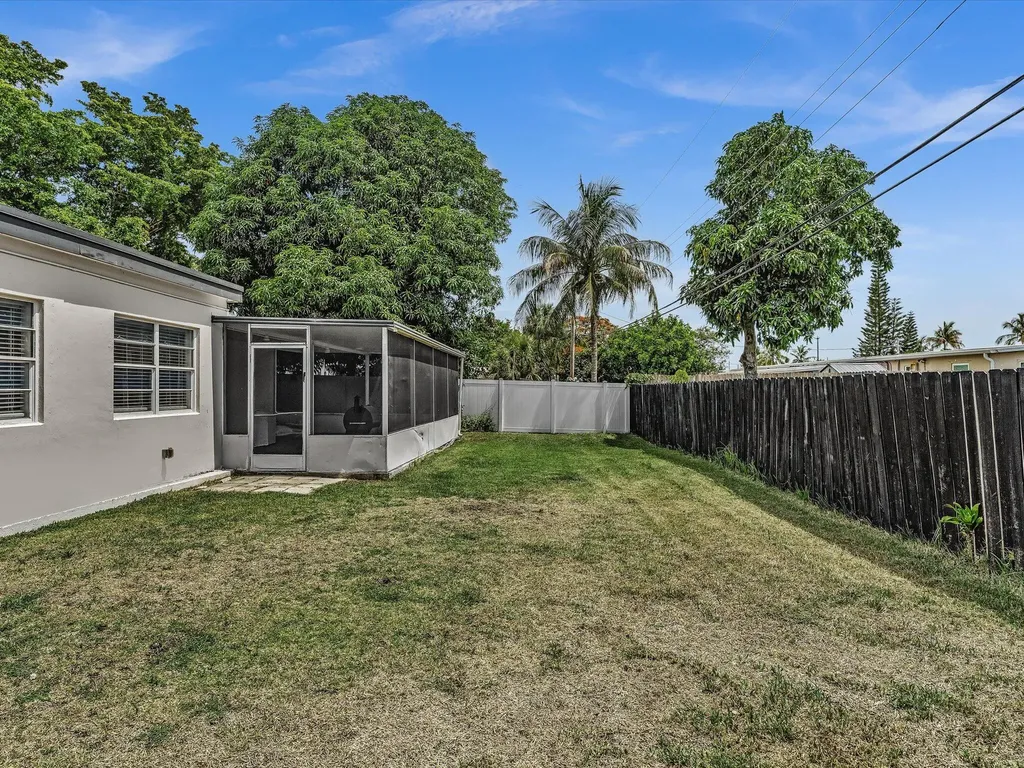 5232 NE 19th Avenue Pompano Beach FL 33064