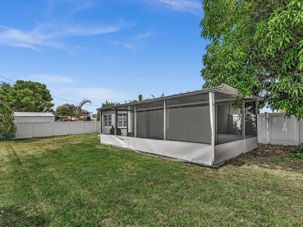 5232 NE 19th Avenue Pompano Beach FL 33064