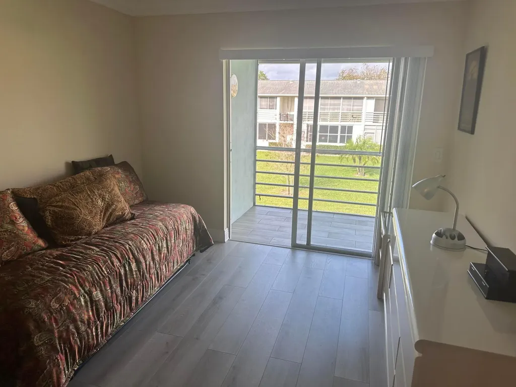154 Windsor G West Palm Beach FL 33417