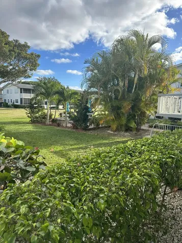 154 Windsor G West Palm Beach FL 33417
