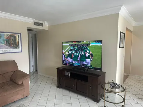 154 Windsor G West Palm Beach FL 33417