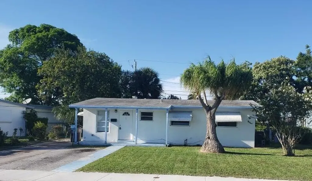 1423 7th Street West Palm Beach FL 33401