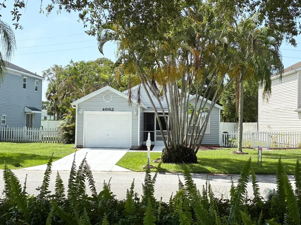 4692 Lakeside Circle West Palm Beach FL 33417