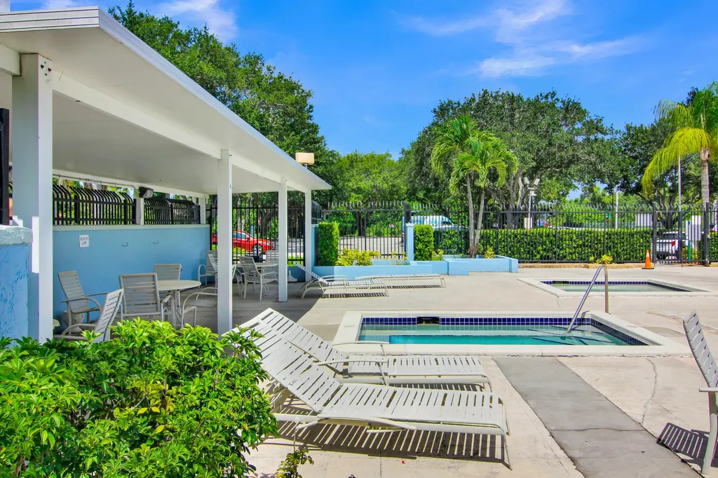 4692 Lakeside Circle West Palm Beach FL 33417