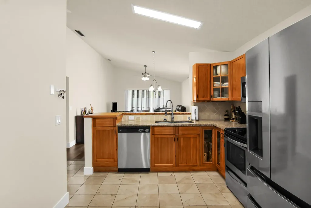 4692 Lakeside Circle West Palm Beach FL 33417