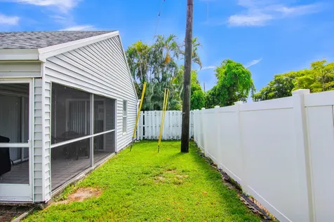 4692 Lakeside Circle West Palm Beach FL 33417