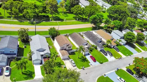 4692 Lakeside Circle West Palm Beach FL 33417