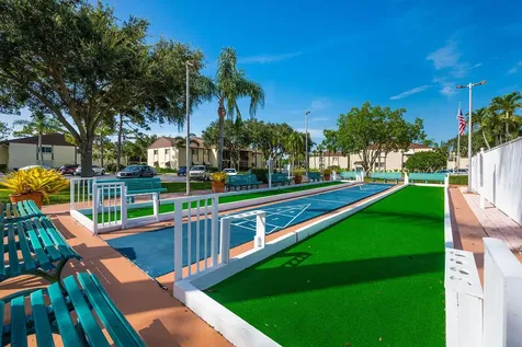 141 Lake Pine Circle Greenacres FL 33463