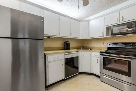 141 Lake Pine Circle Greenacres FL 33463