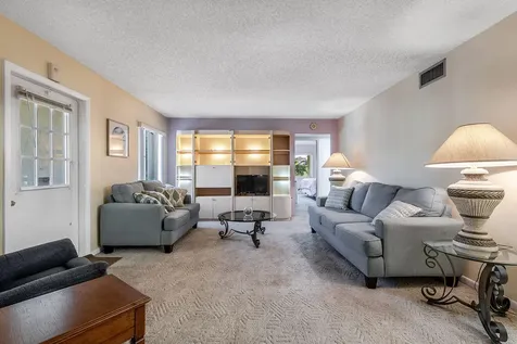 141 Lake Pine Circle Greenacres FL 33463