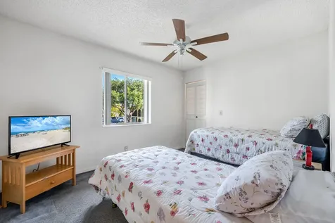 141 Lake Pine Circle Greenacres FL 33463