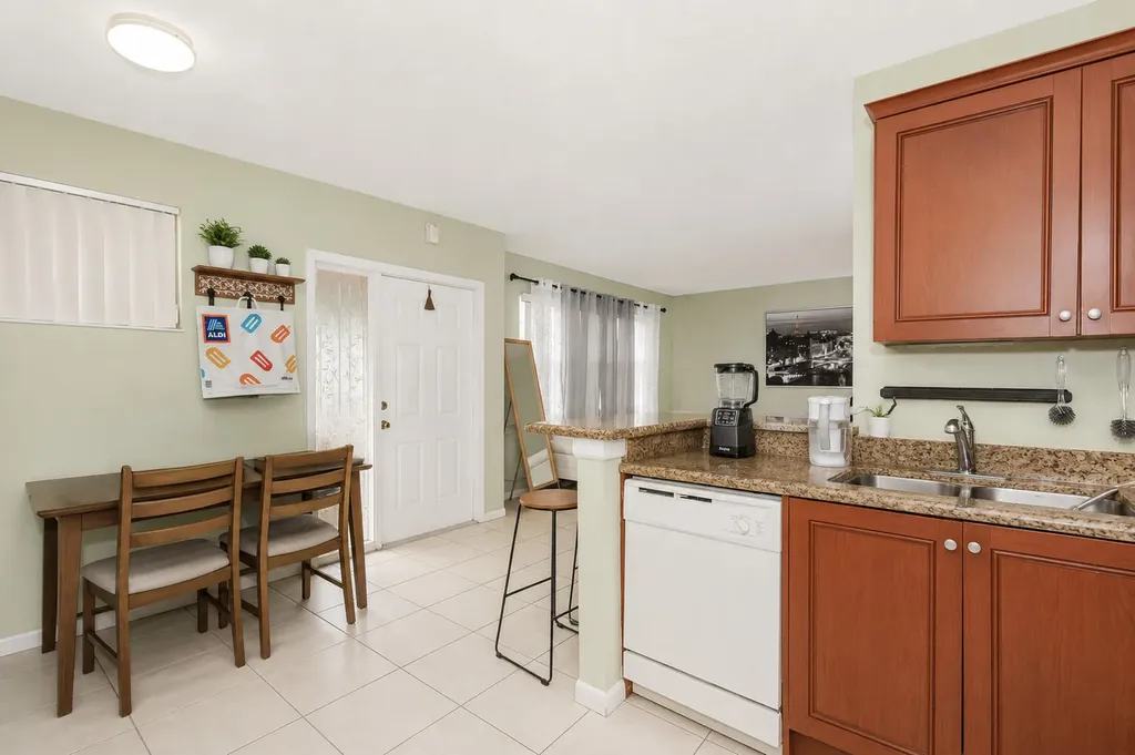 4263 NW 115th Avenue Coral Springs FL 33065