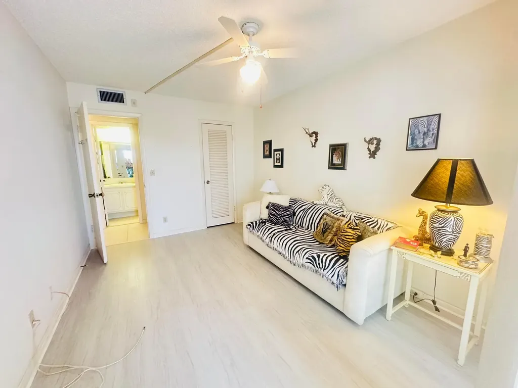 2017 Farnham N Deerfield Beach FL 33442