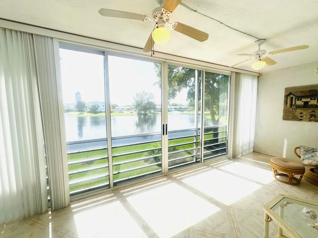 2017 Farnham N Deerfield Beach FL 33442