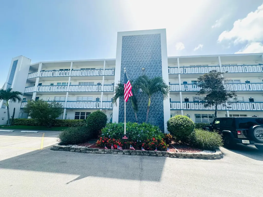 2017 Farnham N Deerfield Beach FL 33442