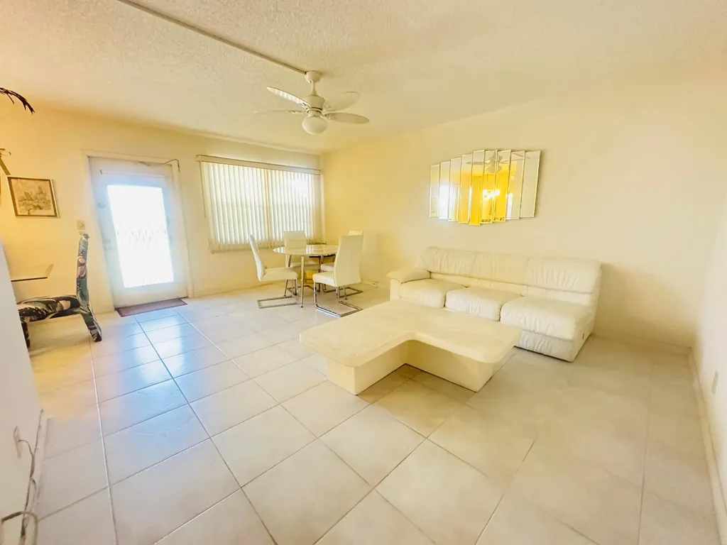 2017 Farnham N Deerfield Beach FL 33442