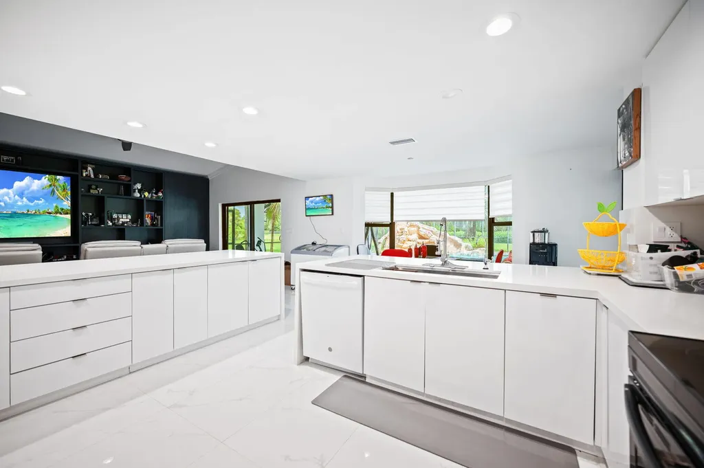 10641 SW 37th Place Davie FL 33328