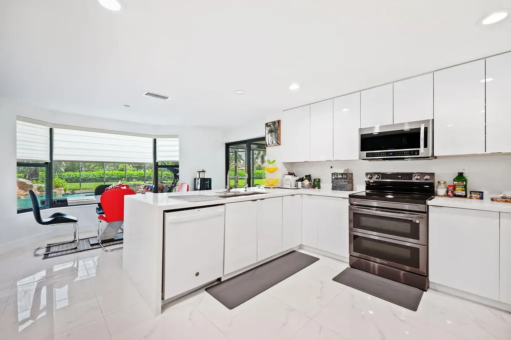 10641 SW 37th Place Davie FL 33328