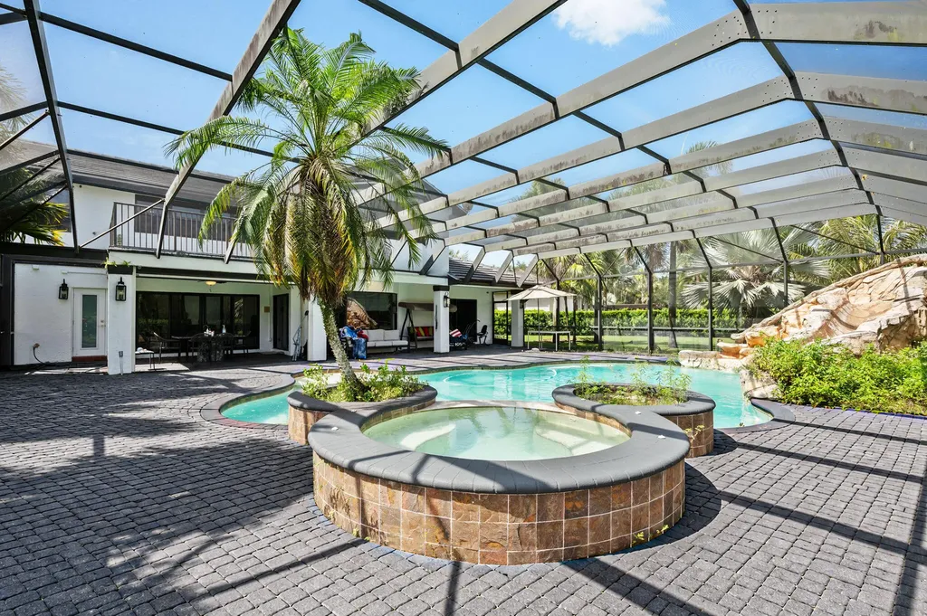10641 SW 37th Place Davie FL 33328