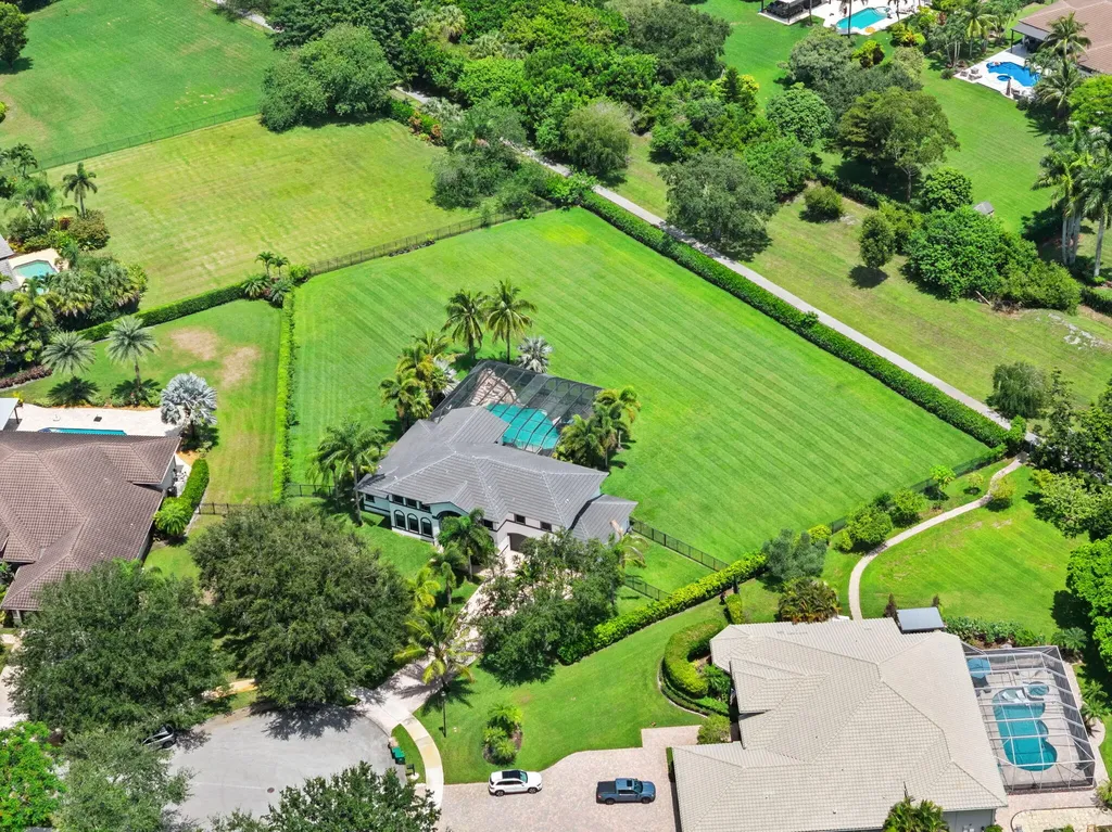 10641 SW 37th Place Davie FL 33328