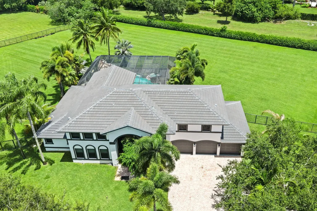 10641 SW 37th Place Davie FL 33328