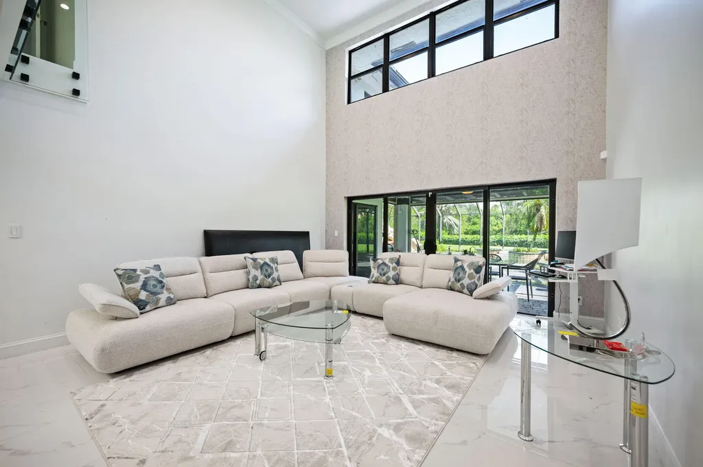 10641 SW 37th Place Davie FL 33328