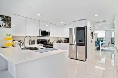 10641 SW 37th Place Davie FL 33328