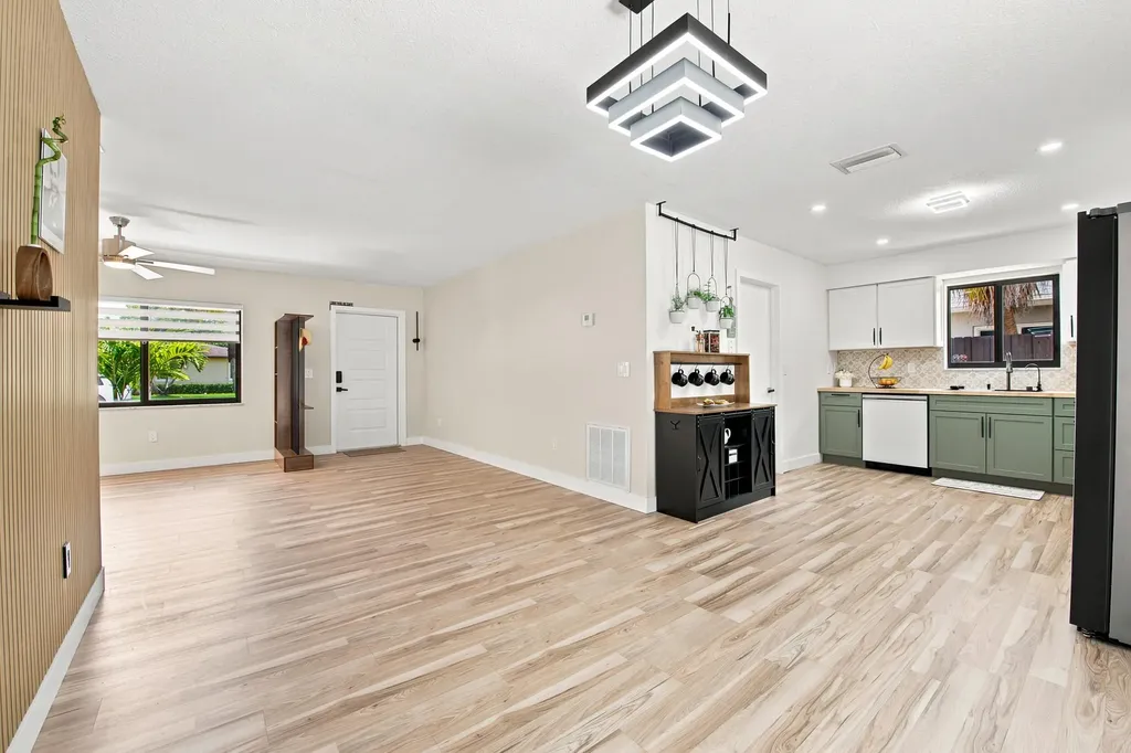 10660 Emperor Street Boca Raton FL 33428