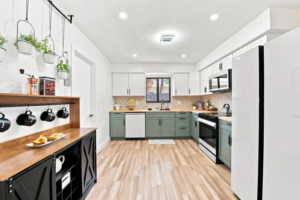 10660 Emperor Street Boca Raton FL 33428