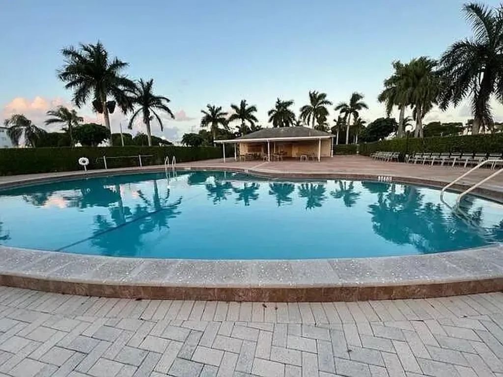 87 Fanshaw C Boca Raton FL 33434