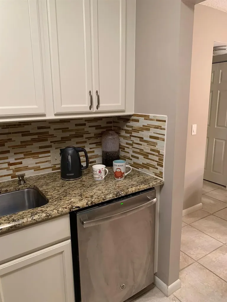 87 Fanshaw C Boca Raton FL 33434