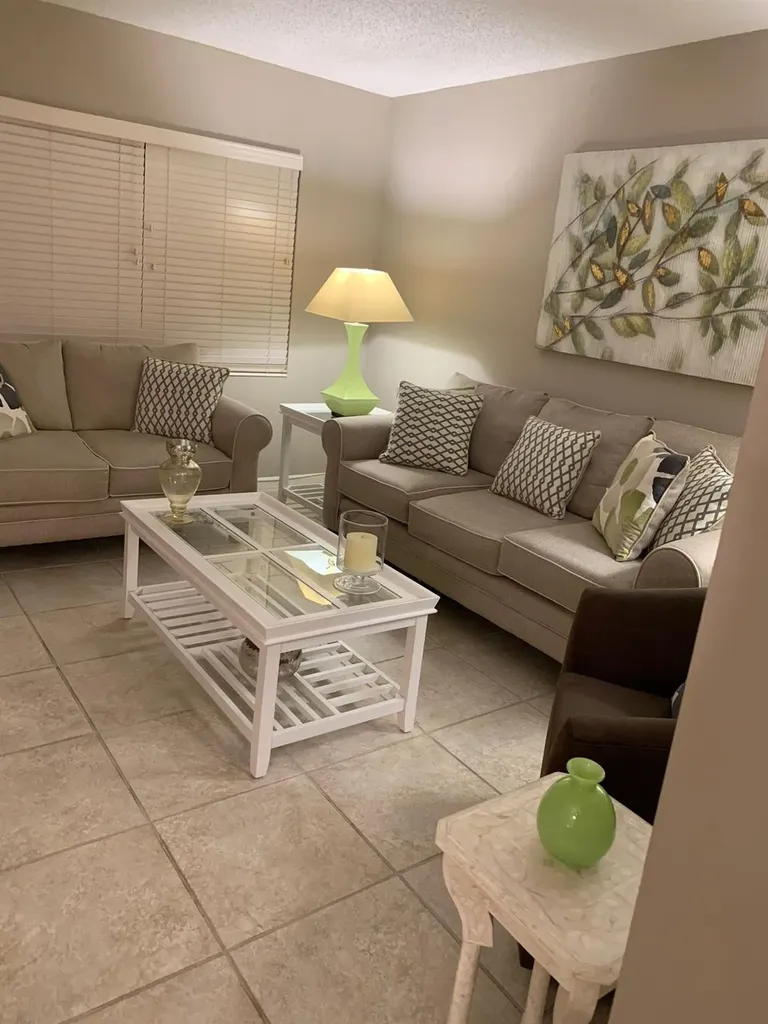 87 Fanshaw C Boca Raton FL 33434