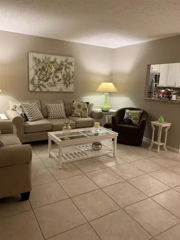 87 Fanshaw C Boca Raton FL 33434