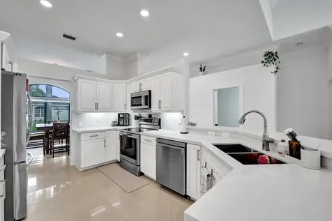 541 SW 178th Way N Pembroke Pines FL 33029