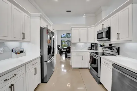 541 SW 178th Way N Pembroke Pines FL 33029