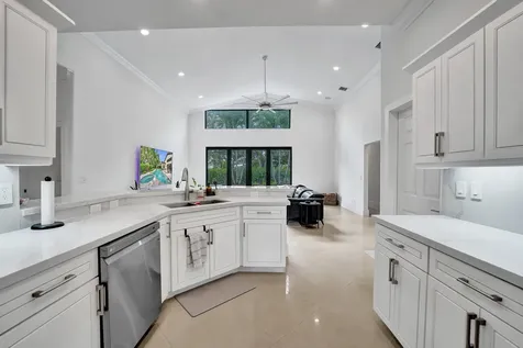 541 SW 178th Way N Pembroke Pines FL 33029