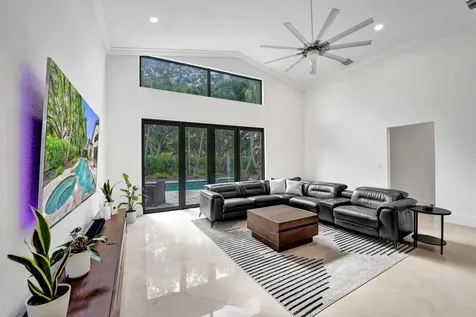 541 SW 178th Way N Pembroke Pines FL 33029