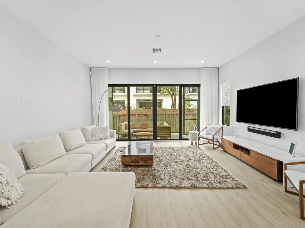 315 NE 15th Avenue Fort Lauderdale FL 33301
