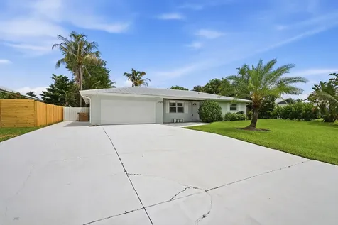 4729 SE Bayshore Terrace Stuart FL 34997