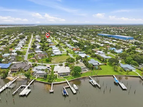 4729 SE Bayshore Terrace Stuart FL 34997