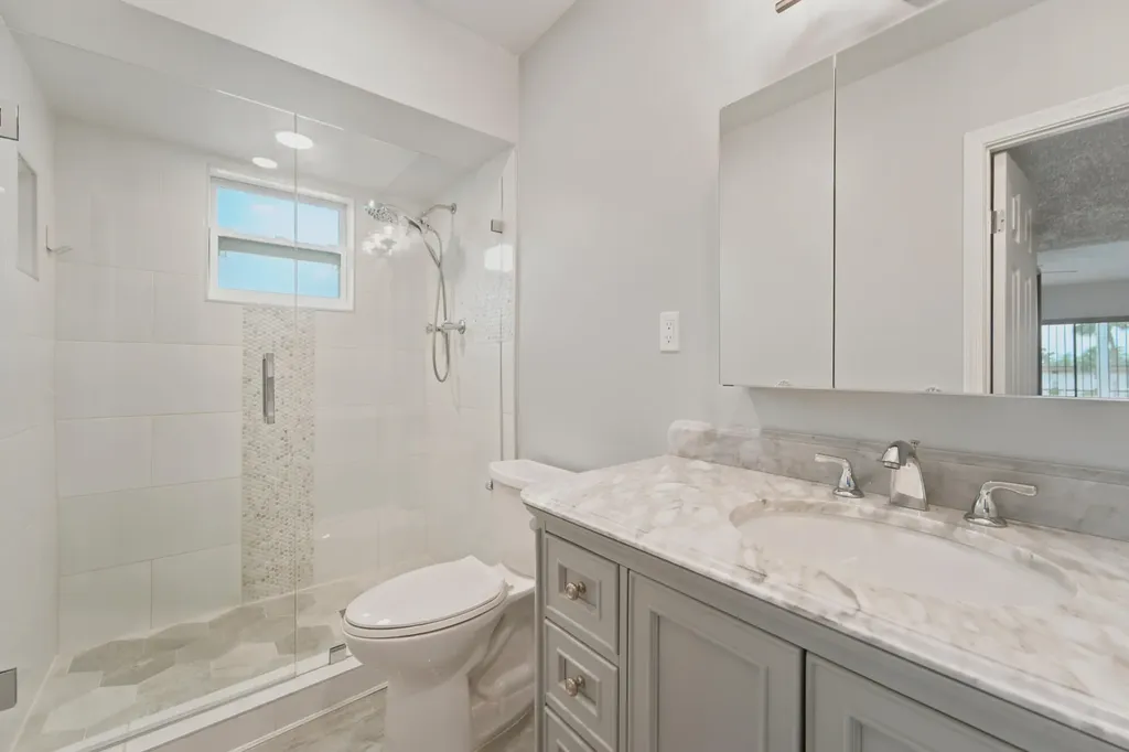 4 Greenway Village N Royal Palm Beach FL 33411