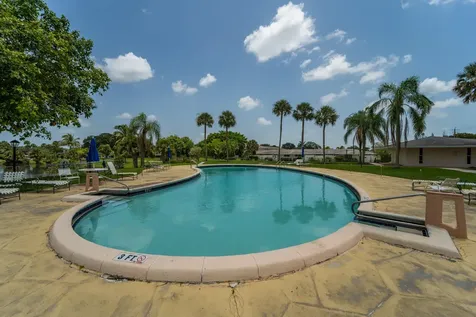 4 Greenway Village N Royal Palm Beach FL 33411