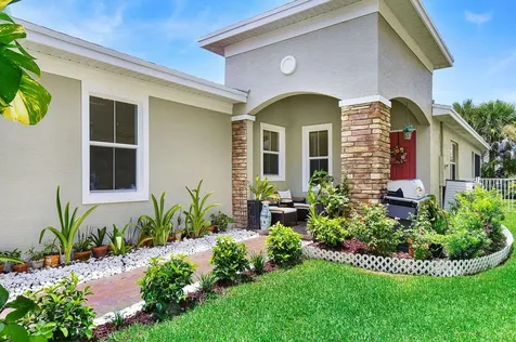 742 NW Leonardo Circle Port St Lucie FL 34986