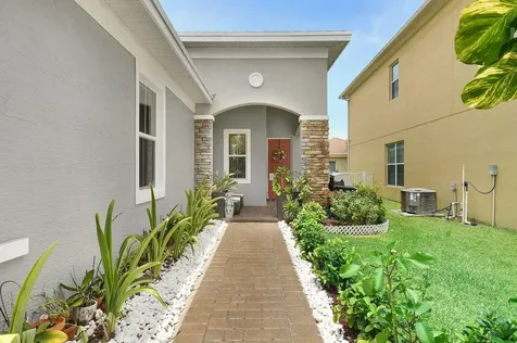 742 NW Leonardo Circle Port St Lucie FL 34986