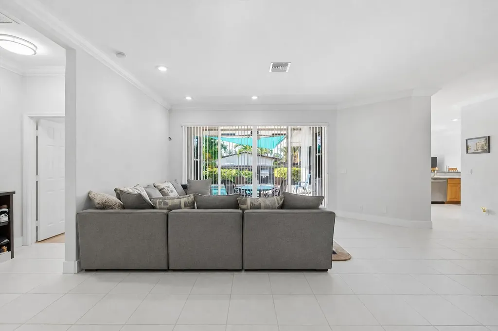 517 SE 7th Avenue Deerfield Beach FL 33441