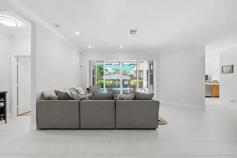 517 SE 7th Avenue Deerfield Beach FL 33441
