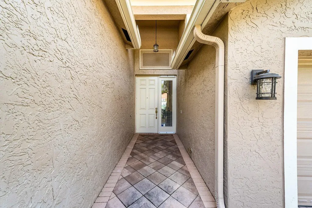 10888 Deer Park Lane Boynton Beach FL 33437